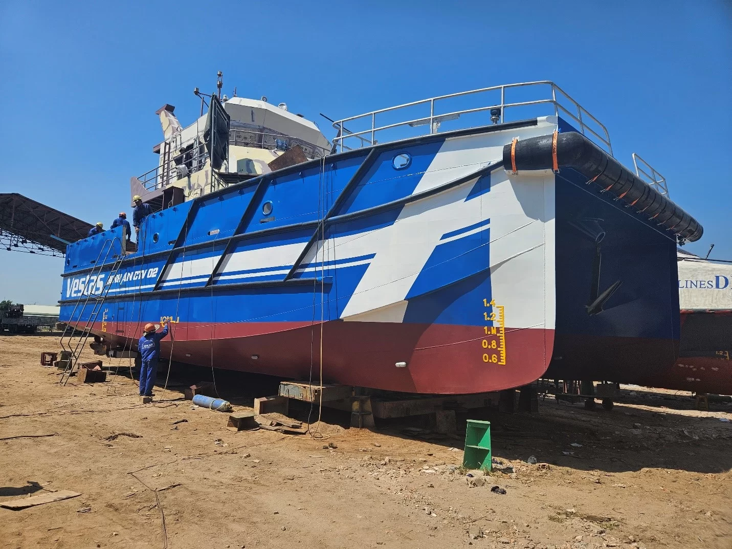 Tàu phục vụ điện gió